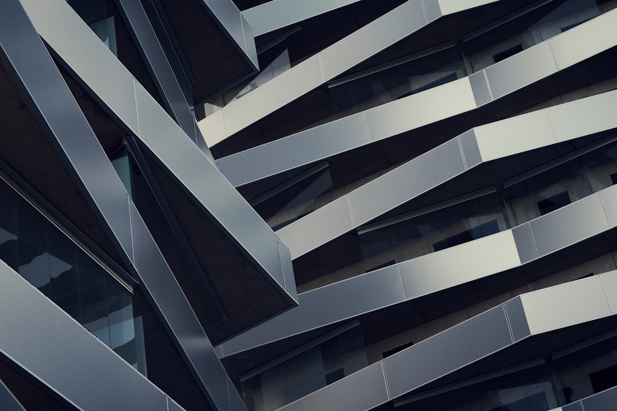 Moderne Architektur — Schweizer Sachwerte, kraftvoll und beständig